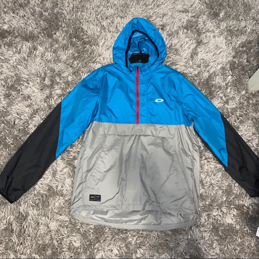 Oakley wind breaker